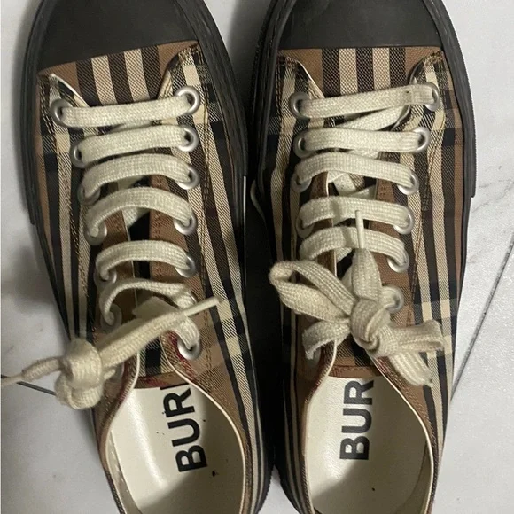 Burberry Plaid Sneakers - Black and Brown size 39 - Picture 1 of 12